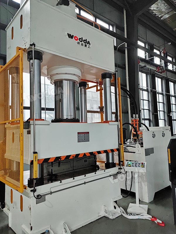 500噸模壓汽車(chē)風(fēng)管保護(hù)套成型機(jī) 500噸模壓汽車(chē)風(fēng)管保護(hù)套成型機(jī)