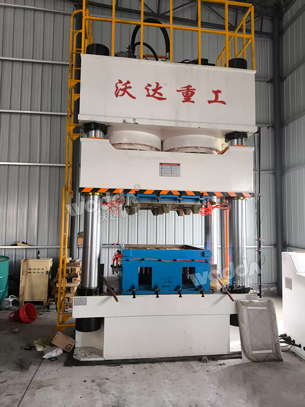 1600噸塑料托盤液壓機 1600噸塑料托盤液壓機