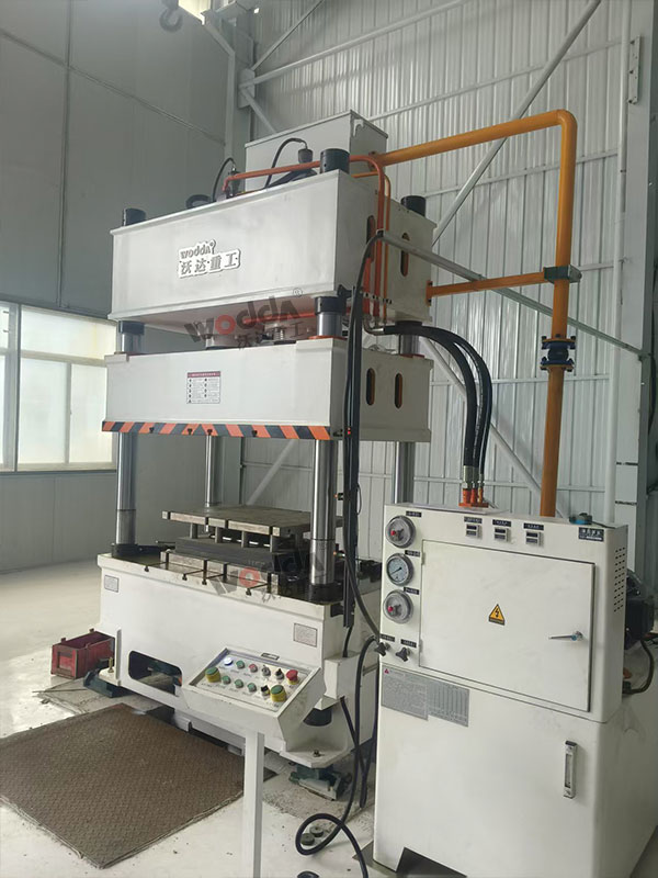 250噸四柱液壓機帶液壓墊 250噸四柱液壓機帶液壓墊