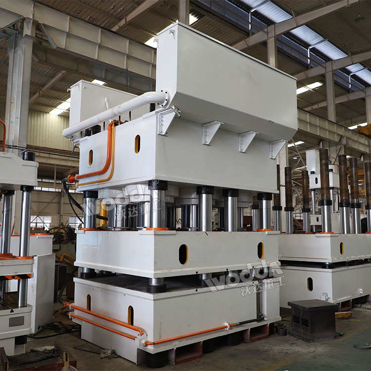 3600噸鋼木門壓花機(jī) 3600噸鋼木門壓花機(jī)