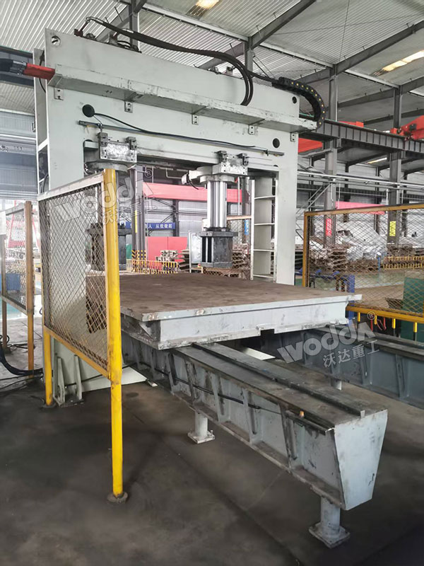 500噸龍門油壓機(jī) 500噸龍門油壓機(jī)