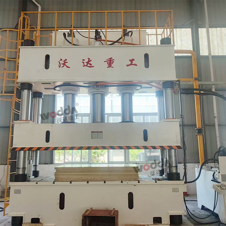 800噸四柱液壓機(jī) 800噸四柱液壓機(jī)