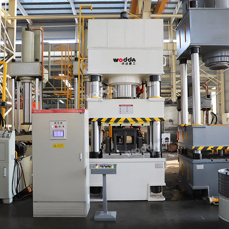 500噸四柱液壓機(jī) 500噸四柱液壓機(jī)