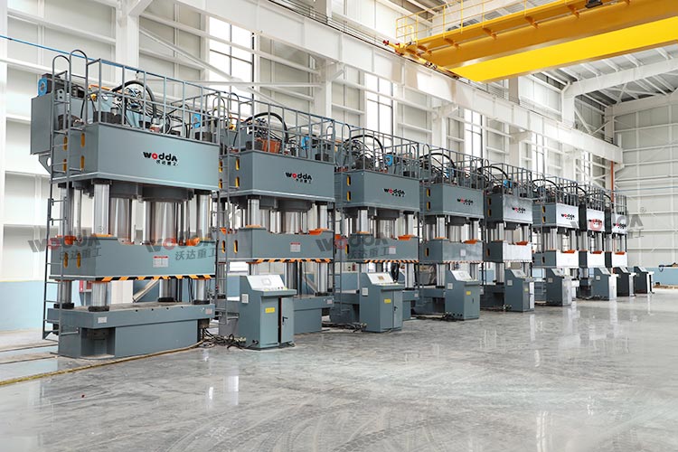 木屑托盤液壓機(jī).jpg 木屑托盤液壓機(jī).jpg