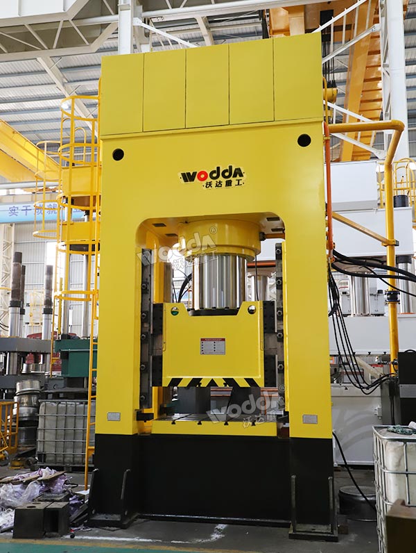 1000噸框架式液壓機.jpg 1000噸框架式液壓機.jpg