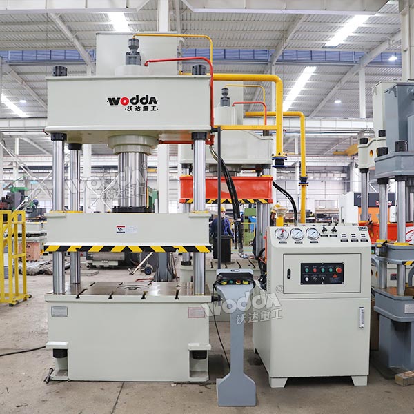 200噸四柱液壓機 200噸四柱液壓機