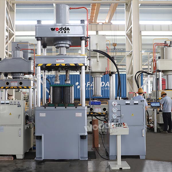 200噸粉末成型液壓機(jī) 200噸粉末成型液壓機(jī)