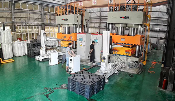 塑料托盤(pán)液壓機(jī) 塑料托盤(pán)液壓機(jī)