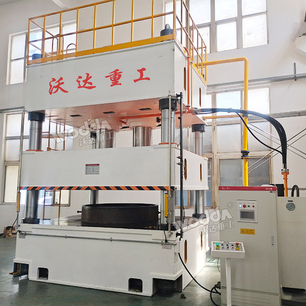 800噸復(fù)合材料成型液壓機(jī) 800噸復(fù)合材料成型液壓機(jī)