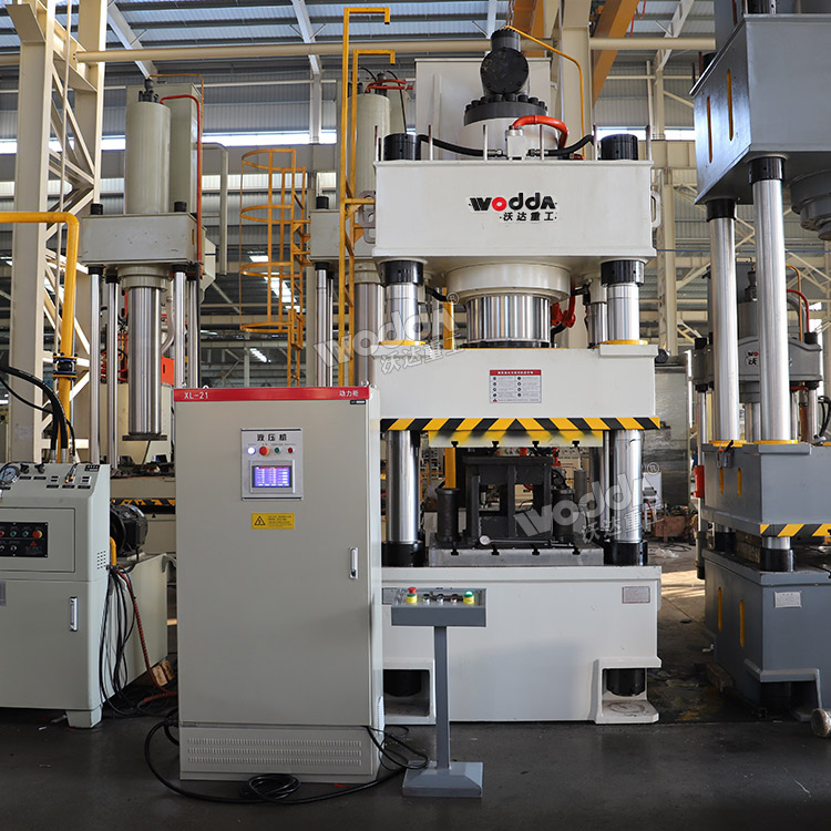 500噸油壓機(jī).jpg 500噸油壓機(jī).jpg