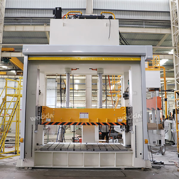 100噸汽車內(nèi)飾件成型液壓機(jī)