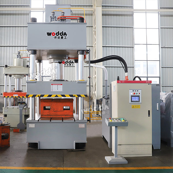 315噸液壓機(jī) 315噸液壓機(jī)