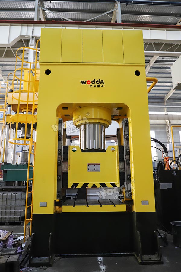 1000噸油壓機 1000噸油壓機