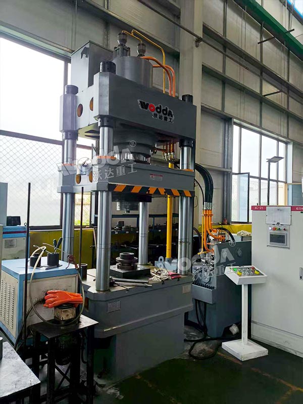 315噸熱模鍛液壓機(jī)