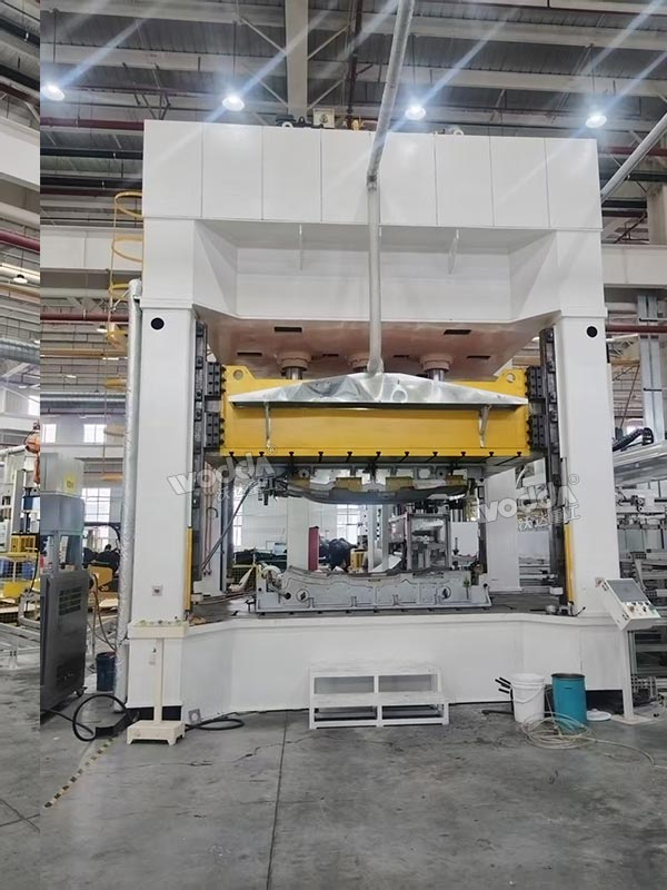 315噸框架式液壓機(jī).jpg 315噸框架式液壓機(jī).jpg