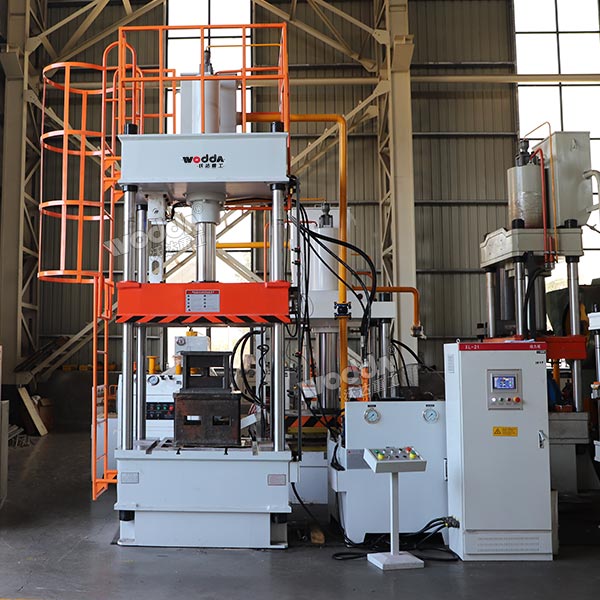 200噸四柱液壓機 200噸四柱液壓機