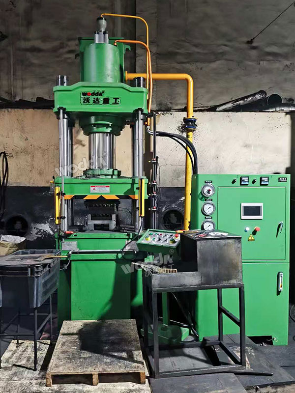 200噸石墨密封圈成型液壓機(jī)