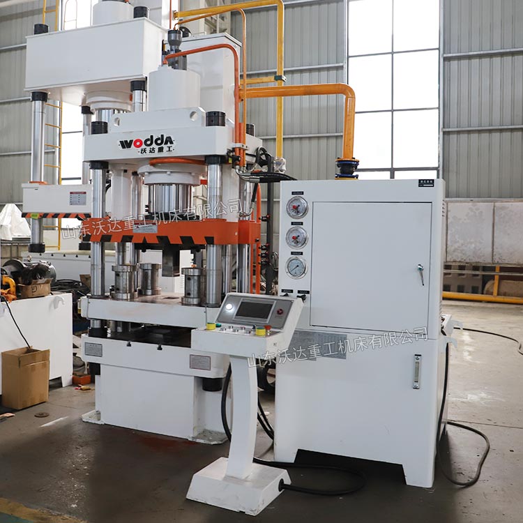 200噸四梁四柱液壓機(jī)可定制.jpg 200噸四梁四柱液壓機(jī)可定制.jpg