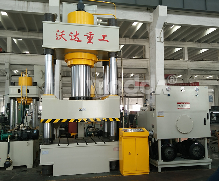 800t四柱液壓機(jī)圖片 800t四柱液壓機(jī)圖片