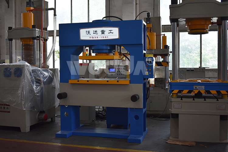 200噸龍門油壓機 200噸龍門油壓機