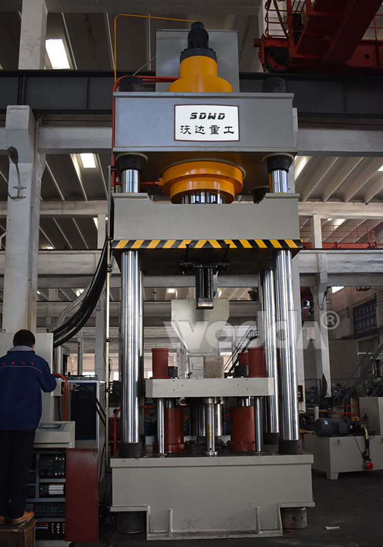 800噸四柱液壓機(jī) 800噸四柱液壓機(jī)