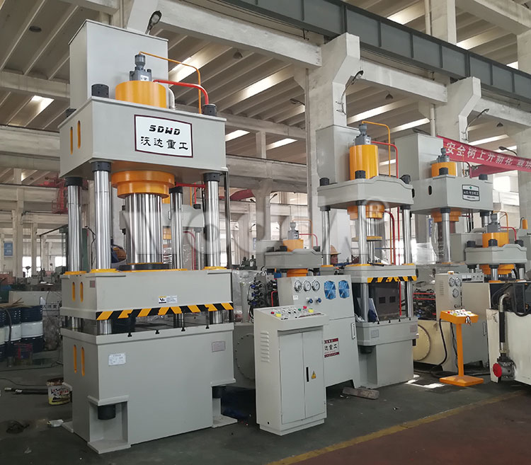 315噸三梁四柱液壓機(jī) 315噸三梁四柱液壓機(jī)