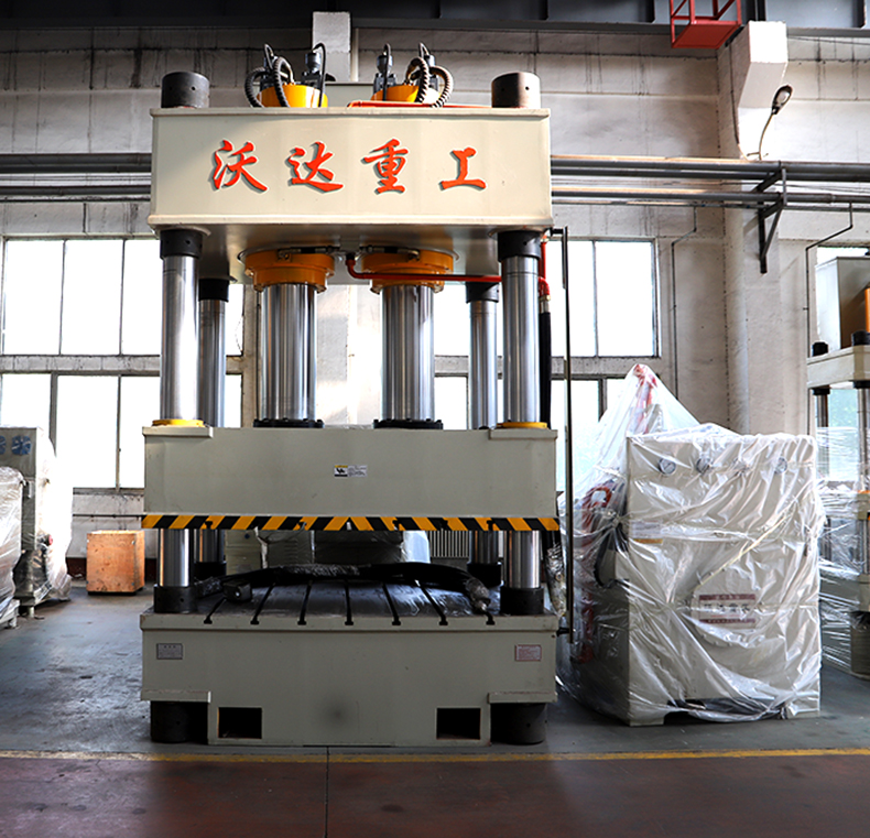 電動(dòng)車(chē)擋風(fēng)成型液壓機(jī) 電動(dòng)車(chē)擋風(fēng)成型液壓機(jī)