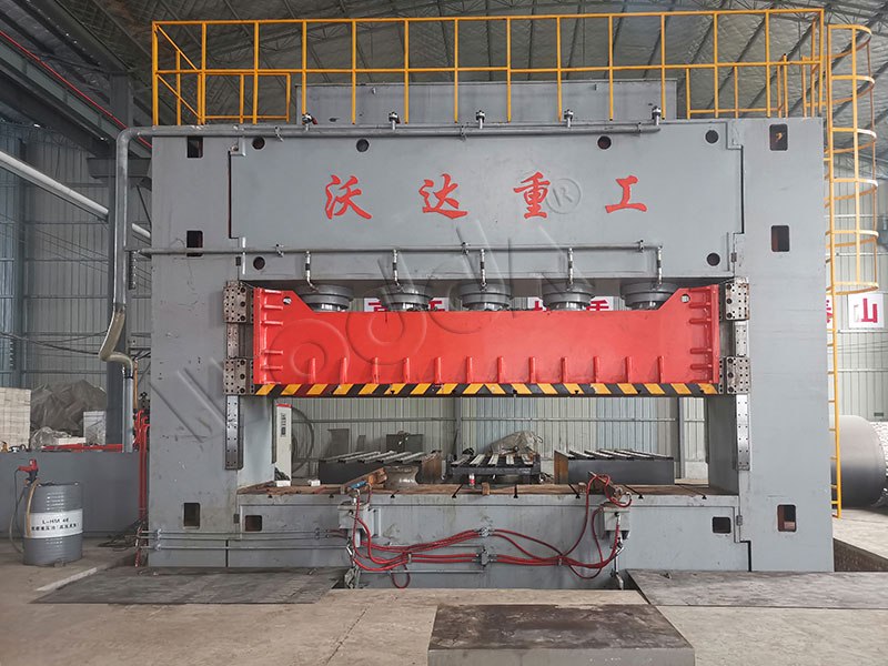 2500噸框架式液壓機(jī) 2500噸框架式液壓機(jī)